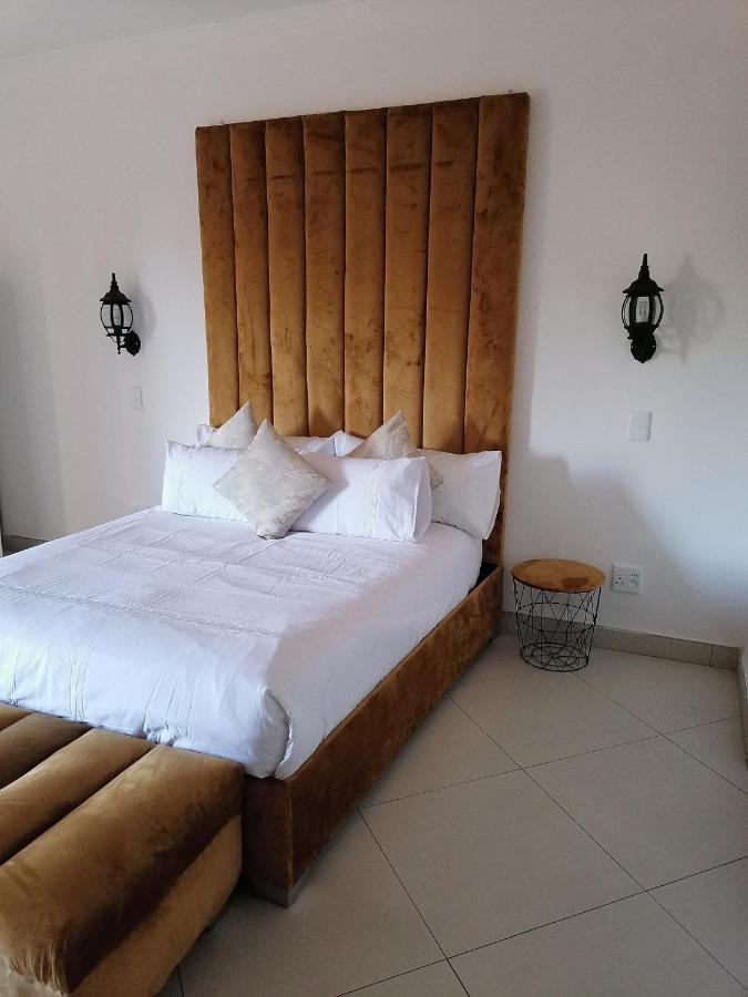 Vichy Nests Hotel Windhoek Ngoại thất bức ảnh
