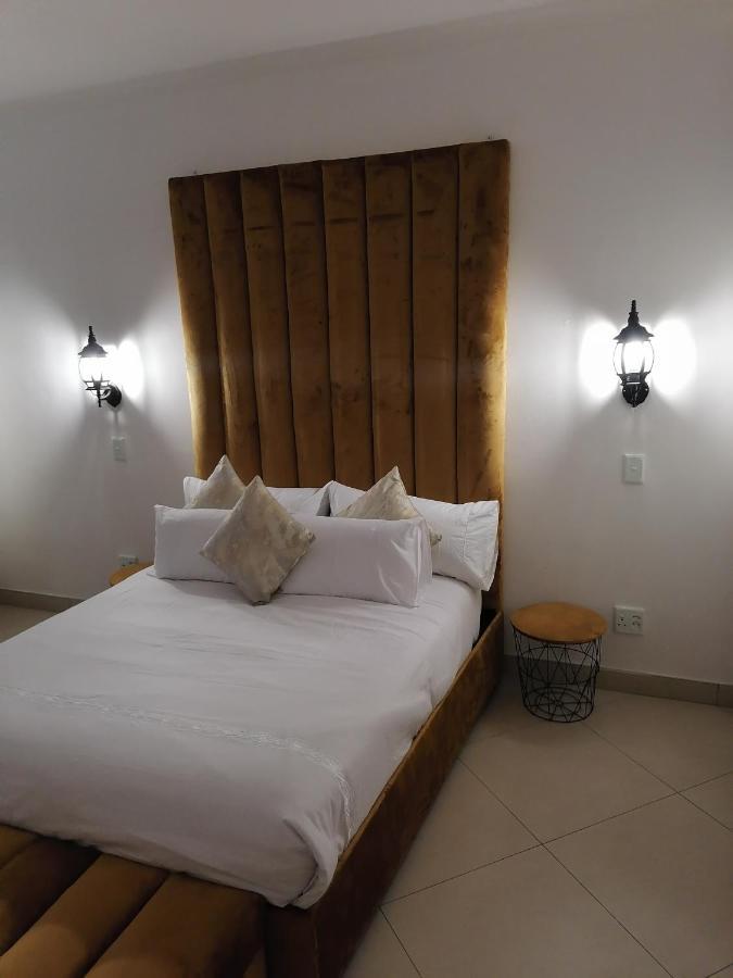Vichy Nests Hotel Windhoek Ngoại thất bức ảnh