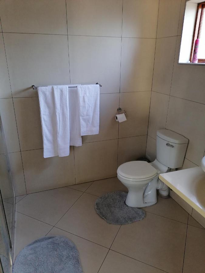 Vichy Nests Hotel Windhoek Ngoại thất bức ảnh