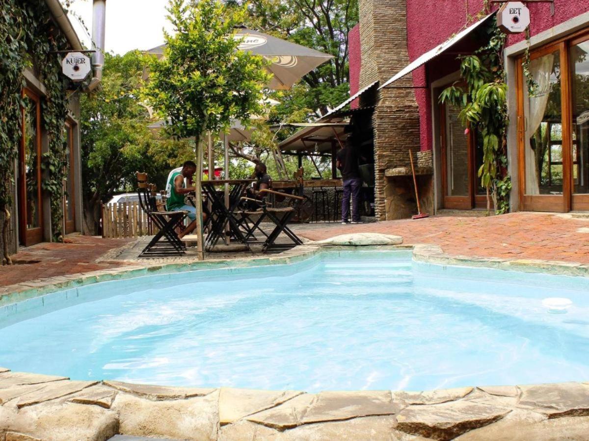 Vichy Nests Hotel Windhoek Ngoại thất bức ảnh